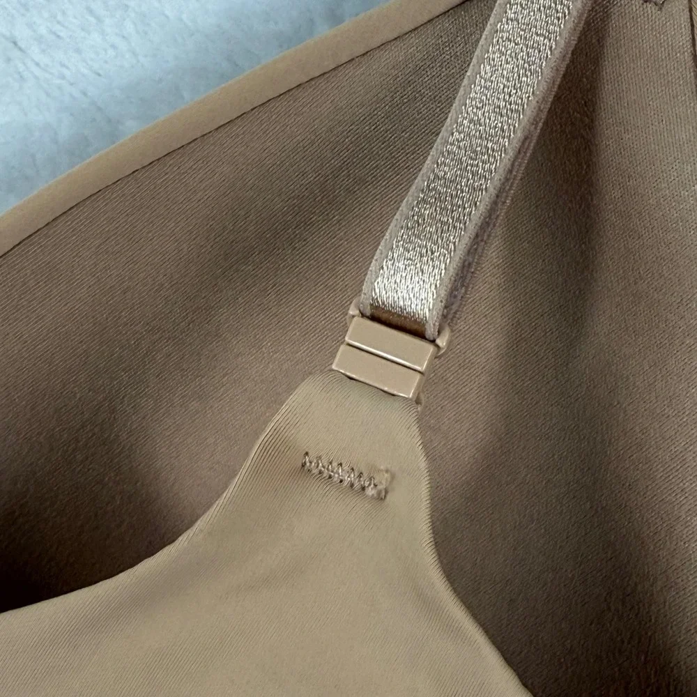 Victorias Secret T-Shirt Lightly Lined Wireless Bra 34C Tan Nude 365828-DJ5‎